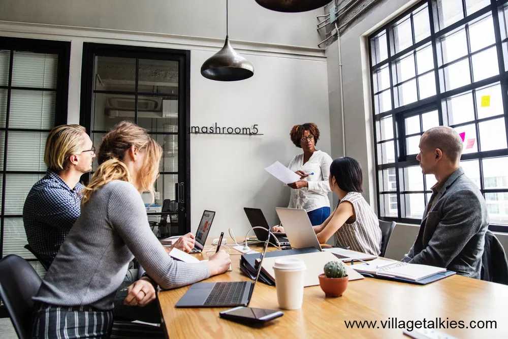 Benefits of Partnering with a Training Videos Maker for Corporate Training